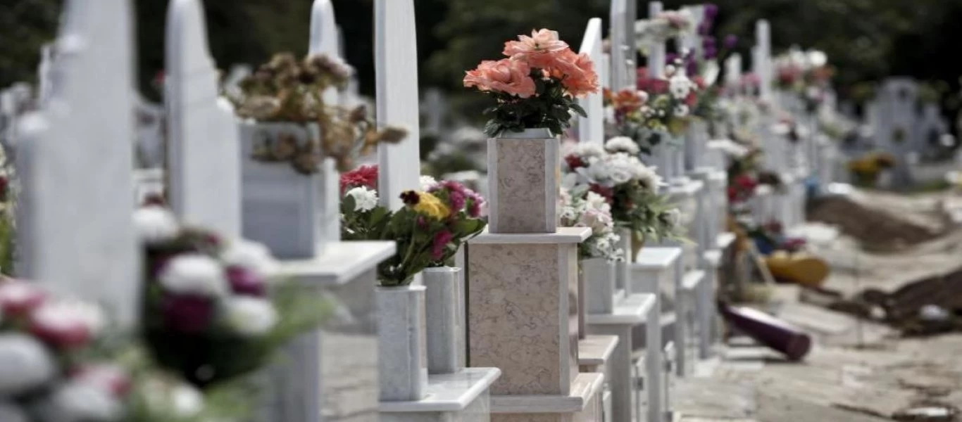 Αδιανόητο περιστατικό στην Ουκρανία: Μεθυσμένοι γείτονες την έθαψαν ζωντανή σε τάφο! (φώτο)